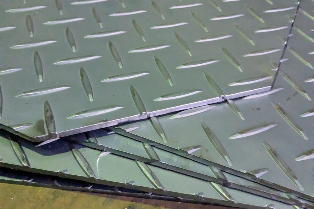 縞板4.5tプラズマ切断の断面