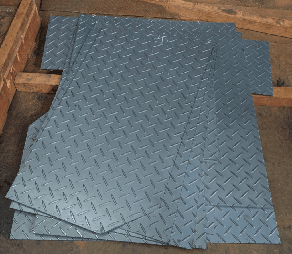 縞板4.5tプラズマ切断品