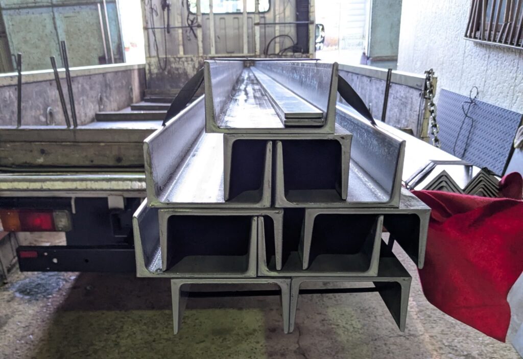 溝形鋼・アングル・フラットバーの配達