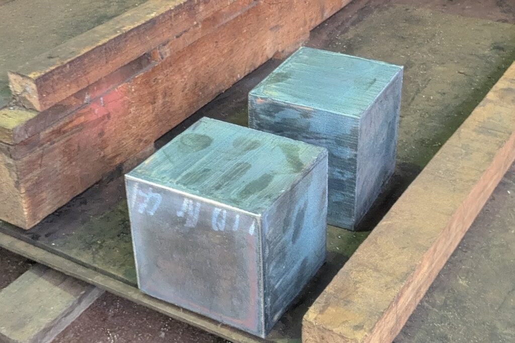 SS400　ガス切110×115×120　2個