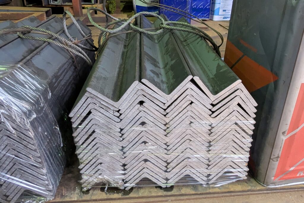 アングルＬ6ｘ50　寸法切り　150本