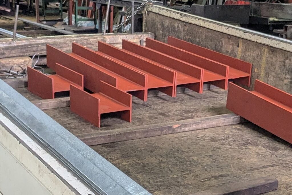 H鋼194×150　切断後に塗装