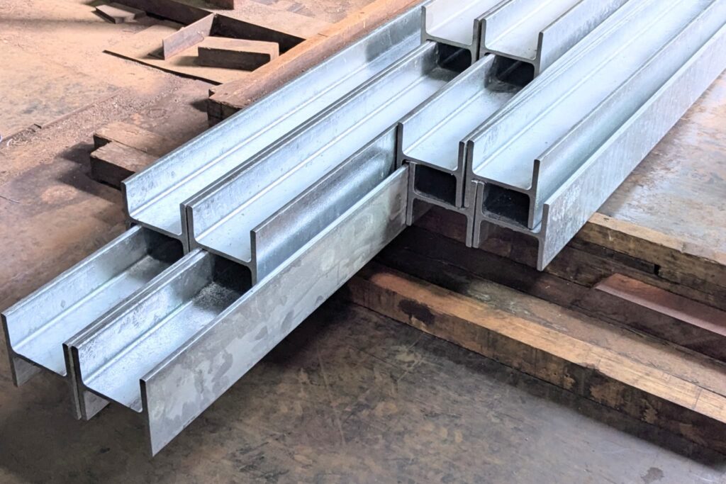 メッキH鋼100×100×6/8　寸法切り