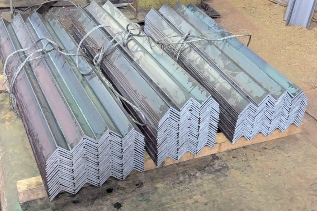 アングル4×50　寸法切り